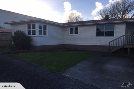 Photo of property in 24 Justin Place, Te Atatu Peninsula, Auckland, 0610