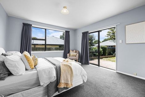 Photo of property in 76 Frensham Crescent, Woolston, Christchurch, 8062