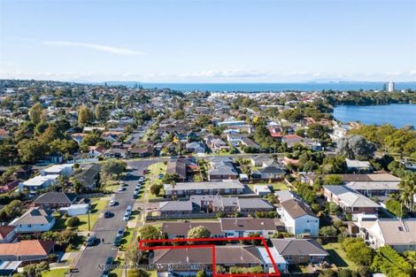 Photo of property in 2/7 Napoleon Avenue, Milford, Auckland, 0620