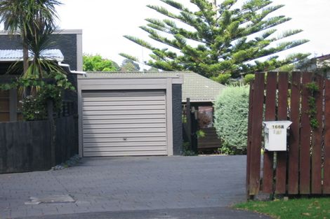 Photo of property in 1/166 Golf Road, Titirangi, Auckland, 0604