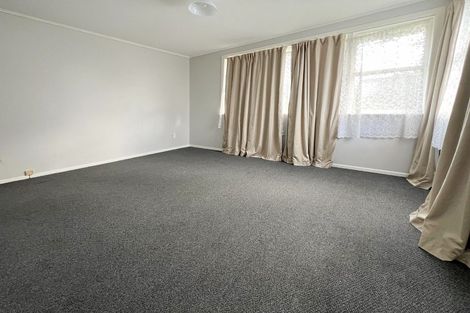 Photo of property in 5 Kelwyn Road, Kelston, Auckland, 0602