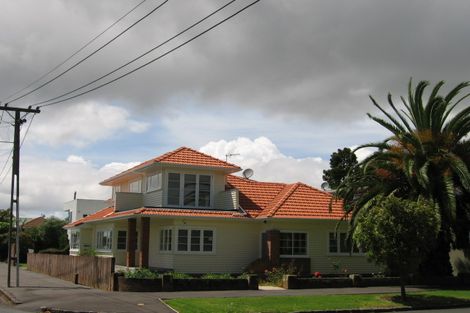 Photo of property in 31 Harbour View Road, Point Chevalier, Auckland, 1022