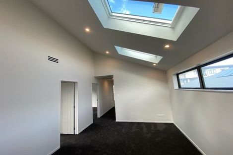 Photo of property in 42c Letterkenny Place, Blockhouse Bay, Auckland, 0600