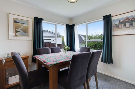 Photo of property in 13 Tetrarch Place, Totara Vale, Auckland, 0629