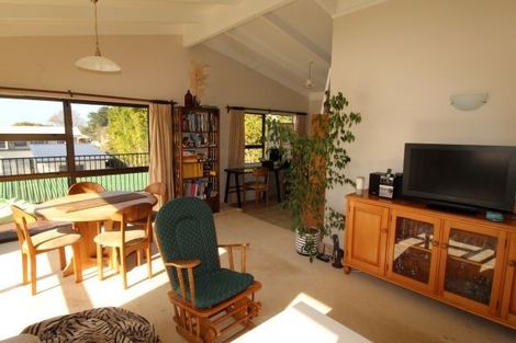 Photo of property in 35 Gledstane Road, Stanmore Bay, Whangaparaoa, 0932