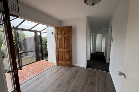 Photo of property in 6 Lakeview Place, Halswell, Christchurch, 8025