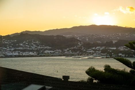 Photo of property in 15 Rangitane Street, Maupuia, Wellington, 6022