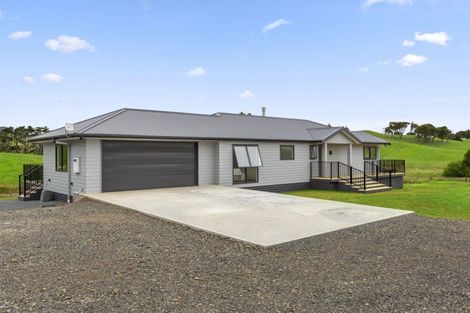 Photo of property in 64 Ruapuke Road, Raglan, 3296