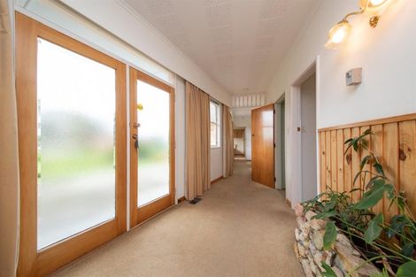 Photo of property in 197 Bridge Street, Bulls, 4818