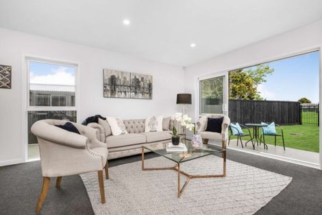 Photo of property in 39a Sutton Crescent, Papakura, 2110