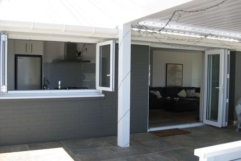 Photo of property in 24 Ocean View Road, Waihi Beach, 3611