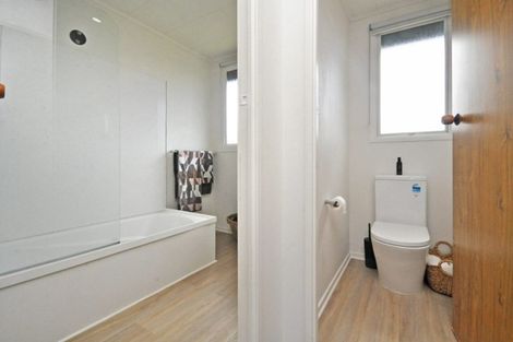 Photo of property in 1/79 Everglade Drive, Goodwood Heights, Auckland, 2105