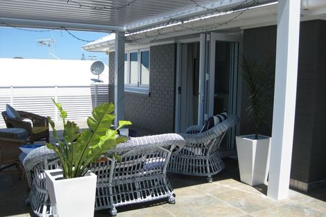 Photo of property in 24 Ocean View Road, Waihi Beach, 3611