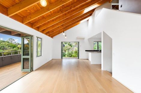 Photo of property in 6 Tree Fern Trail, Campbells Bay, Auckland, 0630