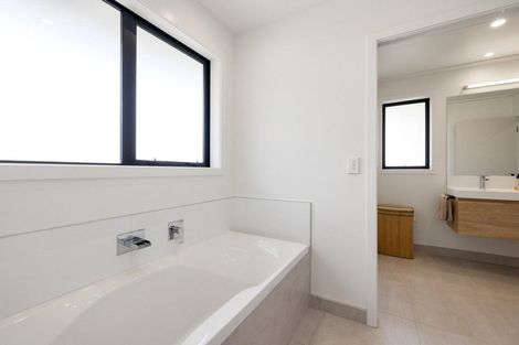 Photo of property in 2 Moemoea Place, Cambridge, 3434