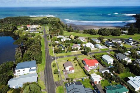 Photo of property in 16 Layard Street, Opunake, 4616