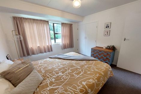 Photo of property in 9 Elgin Grove, Merrilands, New Plymouth, 4312