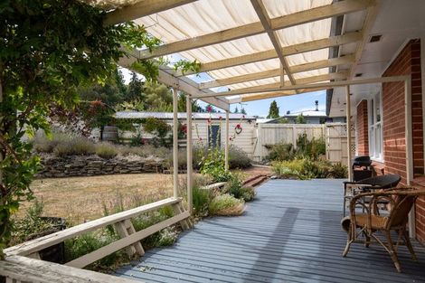 Photo of property in 13 Tamblyn Drive, Lake Roxburgh Village, Roxburgh, 9571