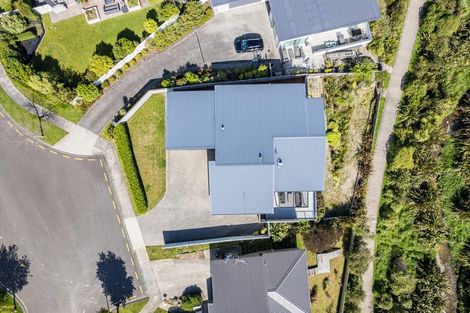 Photo of property in 27 Flotilla Place, Whitby, Porirua, 5024