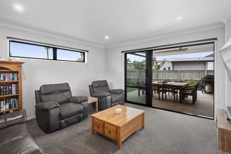 Photo of property in 18 Mariners Haven, One Tree Point, 0118