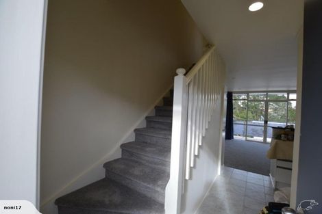 Photo of property in 4b/20 Ian Marwick Place, Birkenhead, Auckland, 0626