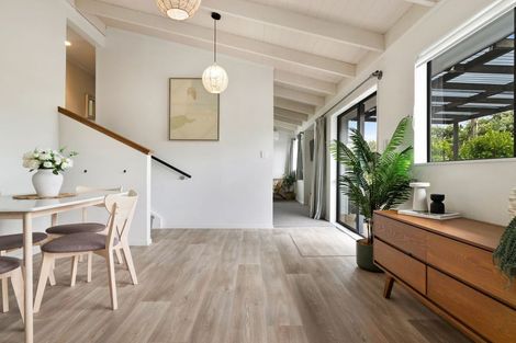 Photo of property in 2/32 Hand Road, Helensville, 0800