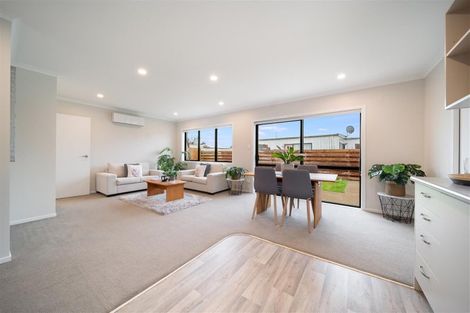 Photo of property in 2/9 Heath Street, Saint Andrews, Hamilton, 3200
