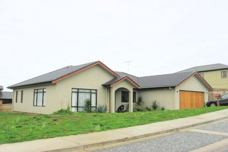 Photo of property in 8 Thomas Hamer Place, Greenhithe, Auckland, 0632