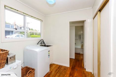 Photo of property in 129 Pendarves Street, New Plymouth, 4312