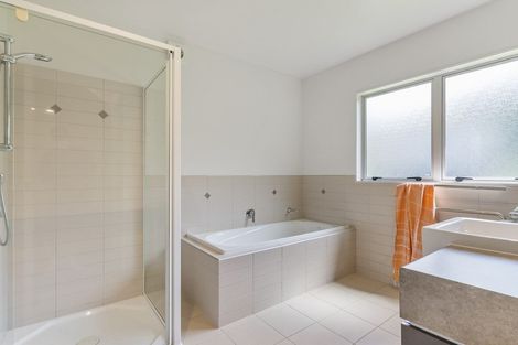 Photo of property in 25 Bemrose Place, Cockle Bay, Auckland, 2014