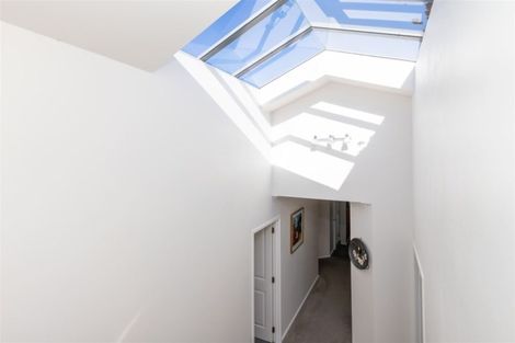 Photo of property in 32 Western Heights Drive, Western Heights, Hamilton, 3200