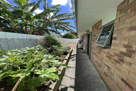 Photo of property in 18 Patts Avenue, Glendene, Auckland, 0602