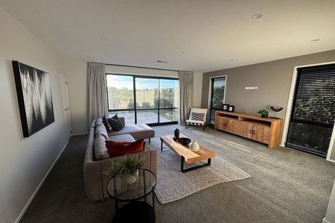 Photo of property in 3 Yorkshire Close, Whitby, Porirua, 5024