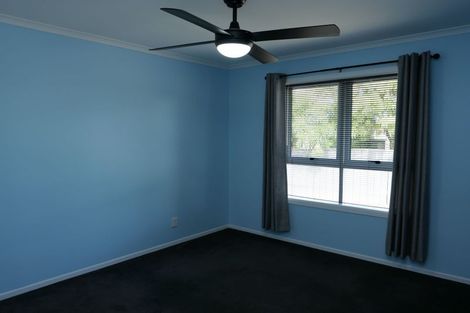 Photo of property in 4 Tawa Street, Waikanae, 5036