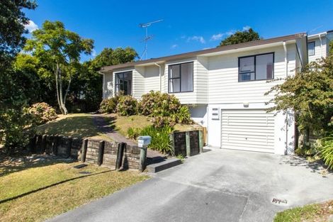 Photo of property in 2/123 Spinella Drive, Bayview, Auckland, 0629