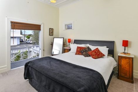 Photo of property in 11 Vauxhall Road, Devonport, Auckland, 0624