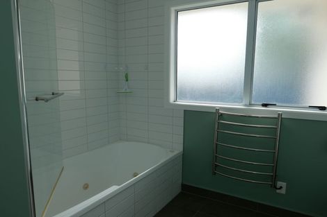 Photo of property in 4 Tawa Street, Waikanae, 5036