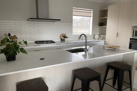 Photo of property in 2 Toka Lane, Red Beach, 0932