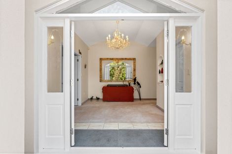 Photo of property in 6 Daffodil Grove, Carterton, 5713