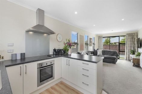 Photo of property in 1/8 Hurst Place, Parklands, Christchurch, 8083