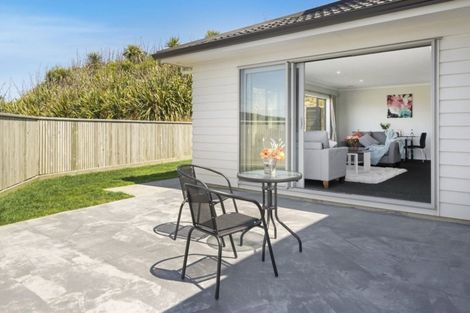 Photo of property in 15 Bickerton Rise, Churton Park, Wellington, 6037