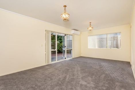 Photo of property in 12/16 Vinograd Drive, Te Atatu Peninsula, Auckland, 0610