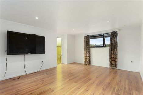 Photo of property in 17 Radiata Lane, Chatswood, Auckland, 0626