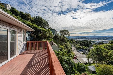 Photo of property in 2 Dunedin Terrace, Melrose, Wellington, 6023