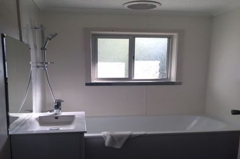 Photo of property in 1/9 Phillipa Place, Browns Bay, Auckland, 0630