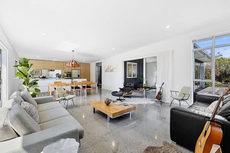 Photo of property in 75 Links Drive, Waiwhakaiho, New Plymouth, 4312