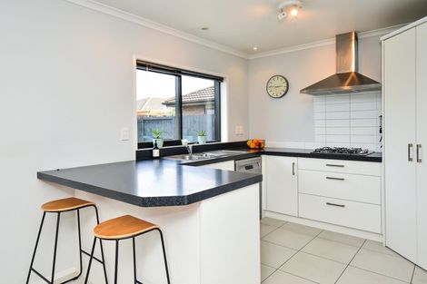 Photo of property in 11 Whitney Place, Rototuna North, Hamilton, 3210