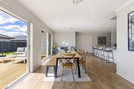 Photo of property in 3 Kuawa Drive, Kumeu, 0810