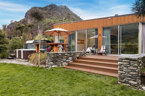 Photo of property in 46 Tui Drive, Mount Creighton, Queenstown, 9371