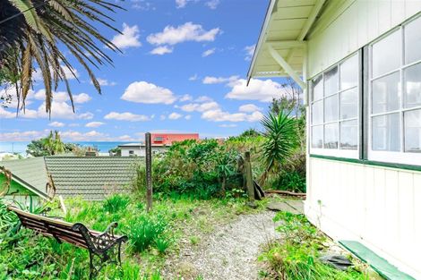 Photo of property in 17 Ocean Road, Paekakariki, 5034